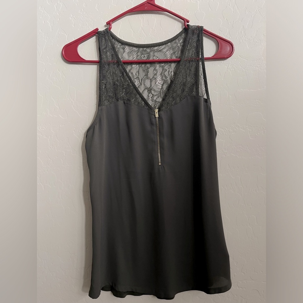 Express sleeveless top with lace and T-shirt on the back zipper front size small